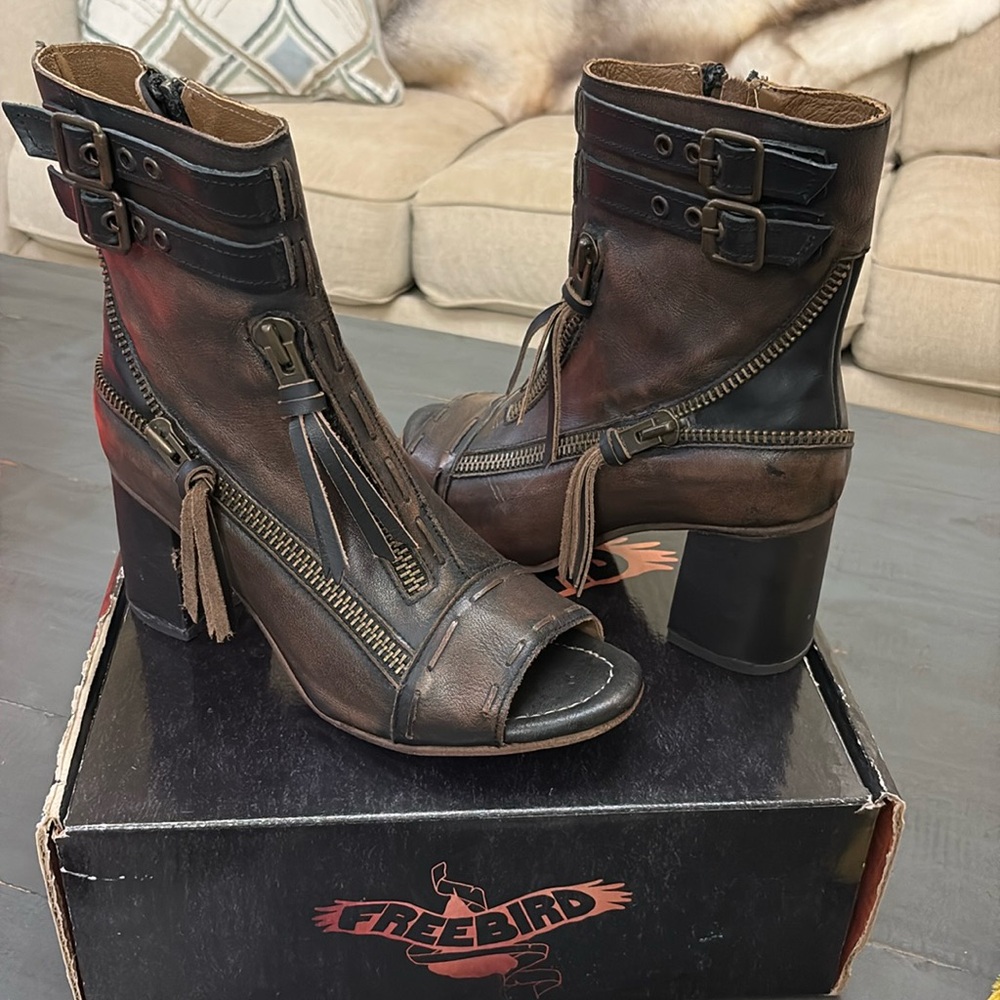 Size 12 Freebird Zombi